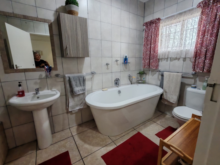 4 Bedroom Property for Sale in Sasolburg Ext 5 Free State